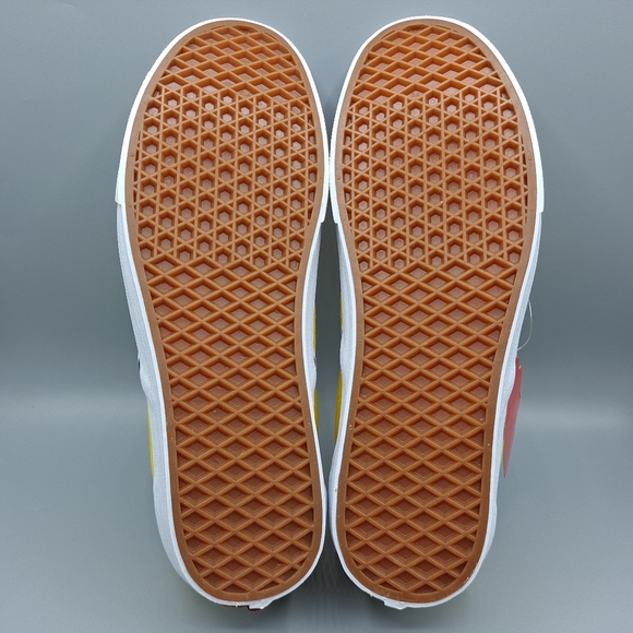 New Vans Classic Slip-On Checkerboard Cyber Yellow and True White Men's Size 11 - Picture 8 of 9
